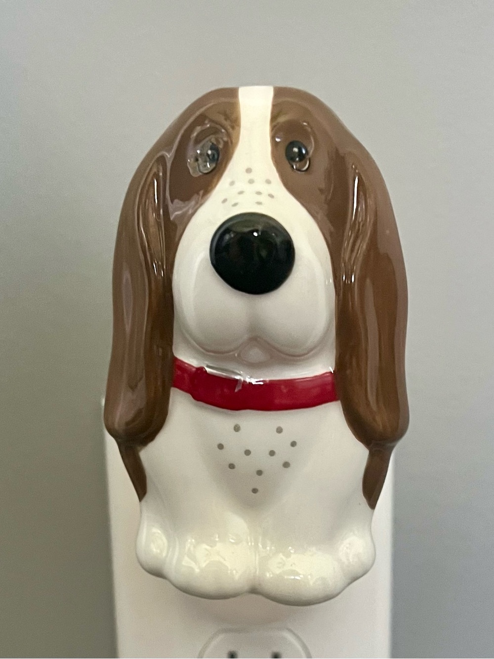 Pioneer Woman Brown and White Ceramic Dog Night Light plug in with Red Collar